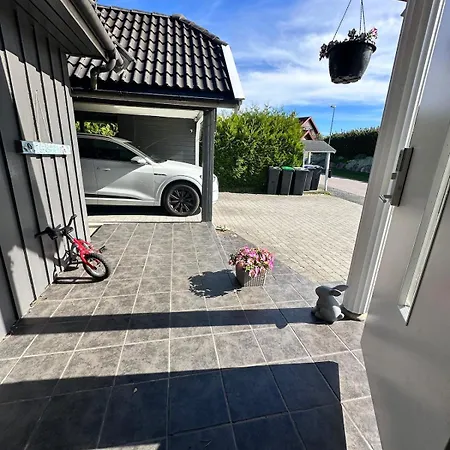 Enebolig I Larkollen *